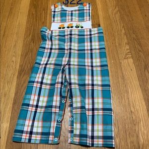 No brand pumpkin Jonjon. New never been worn.